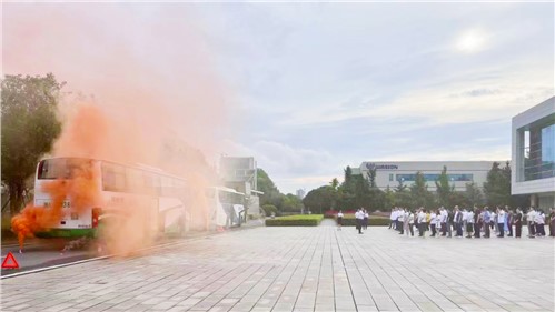人人讲安全 个个会应急|尊时凯龙人生就博科技园班车自燃事故应急演练圆满举行